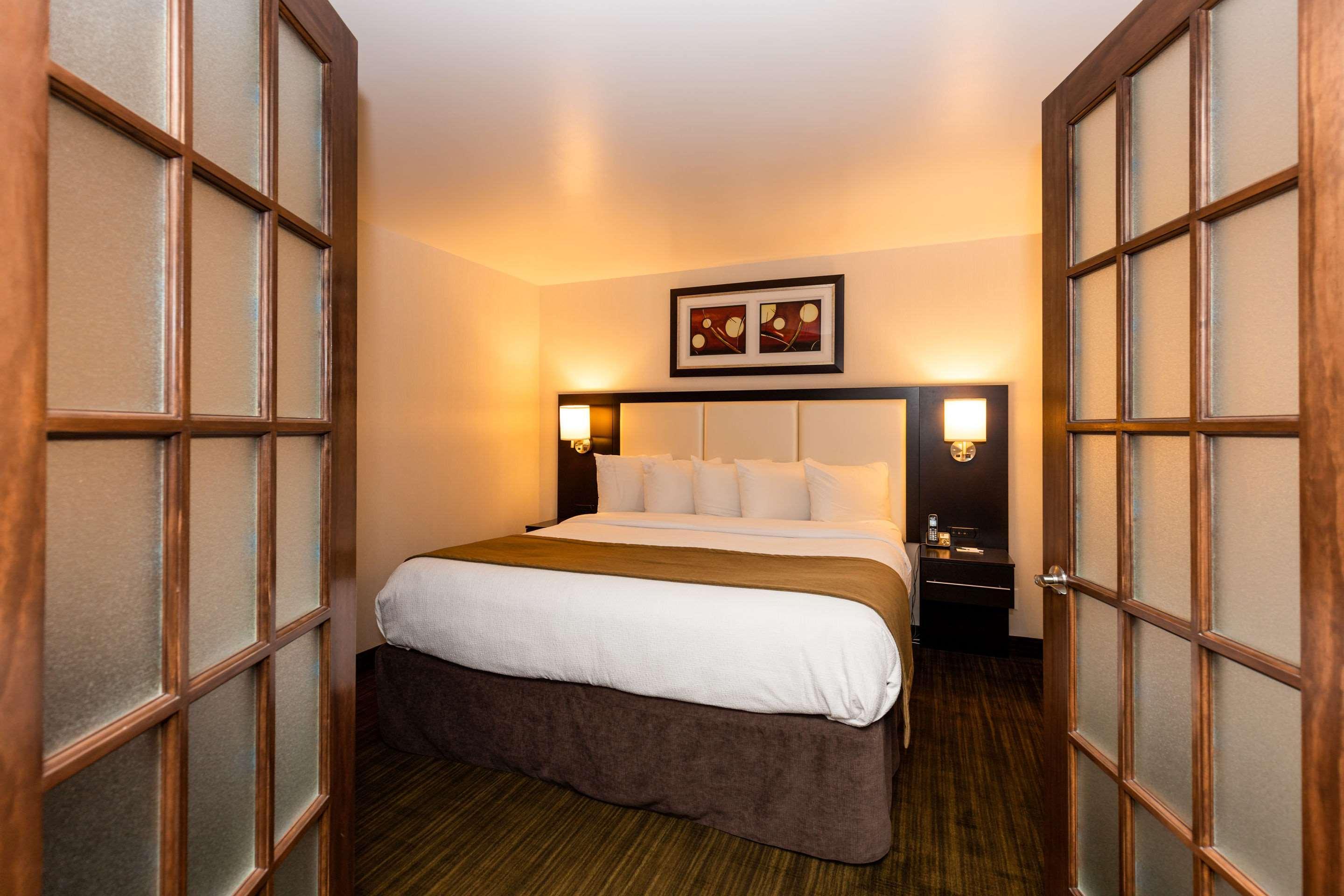 Quality Inn & Suites มาตาเน ภายนอก รูปภาพ