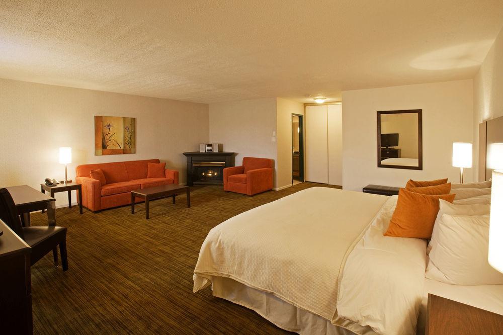 Quality Inn & Suites มาตาเน ภายนอก รูปภาพ