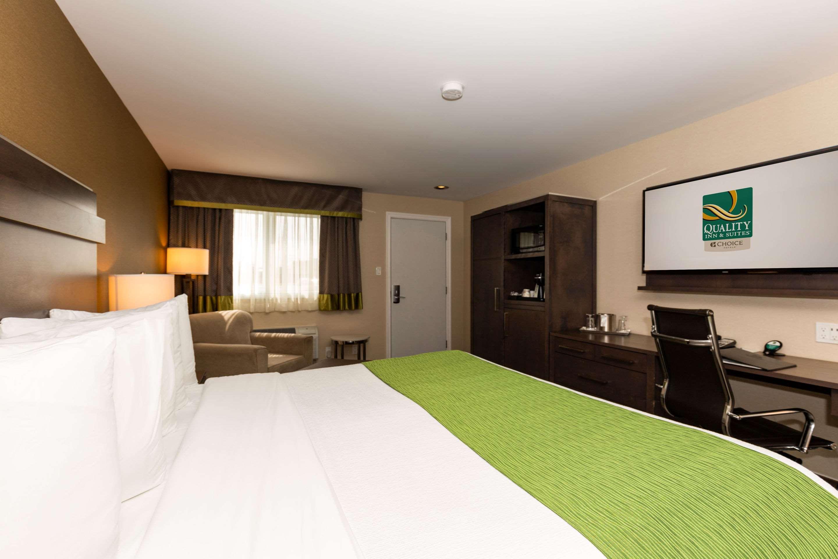 Quality Inn & Suites มาตาเน ภายนอก รูปภาพ