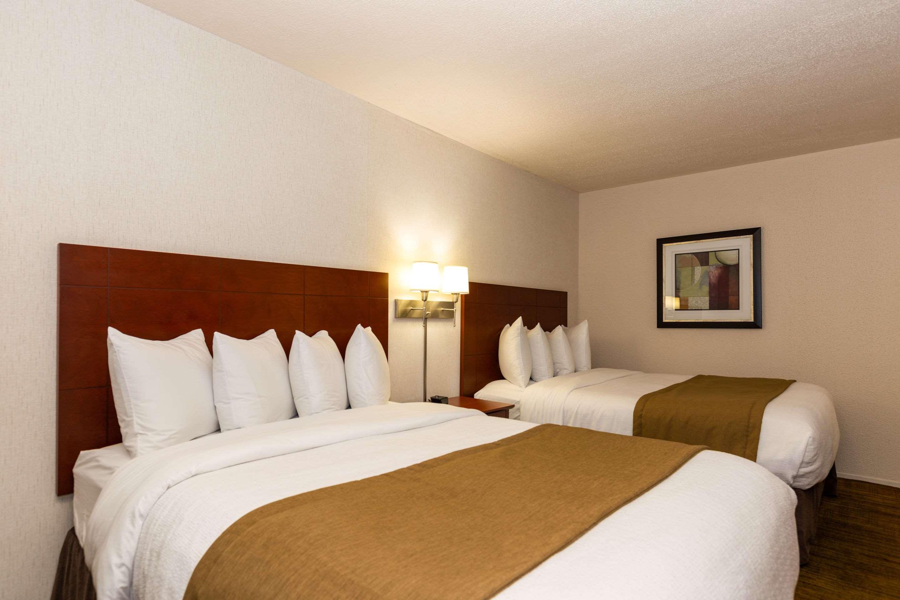 Quality Inn & Suites มาตาเน ภายนอก รูปภาพ