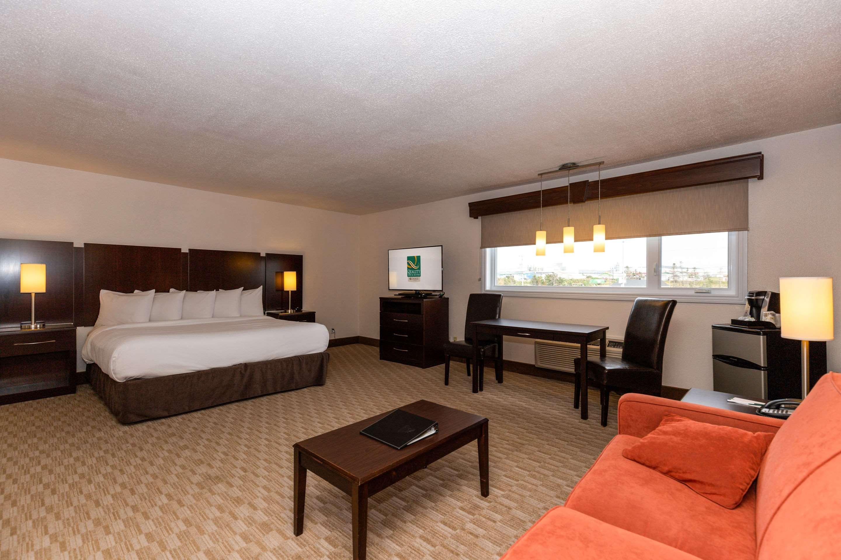 Quality Inn & Suites มาตาเน ภายนอก รูปภาพ