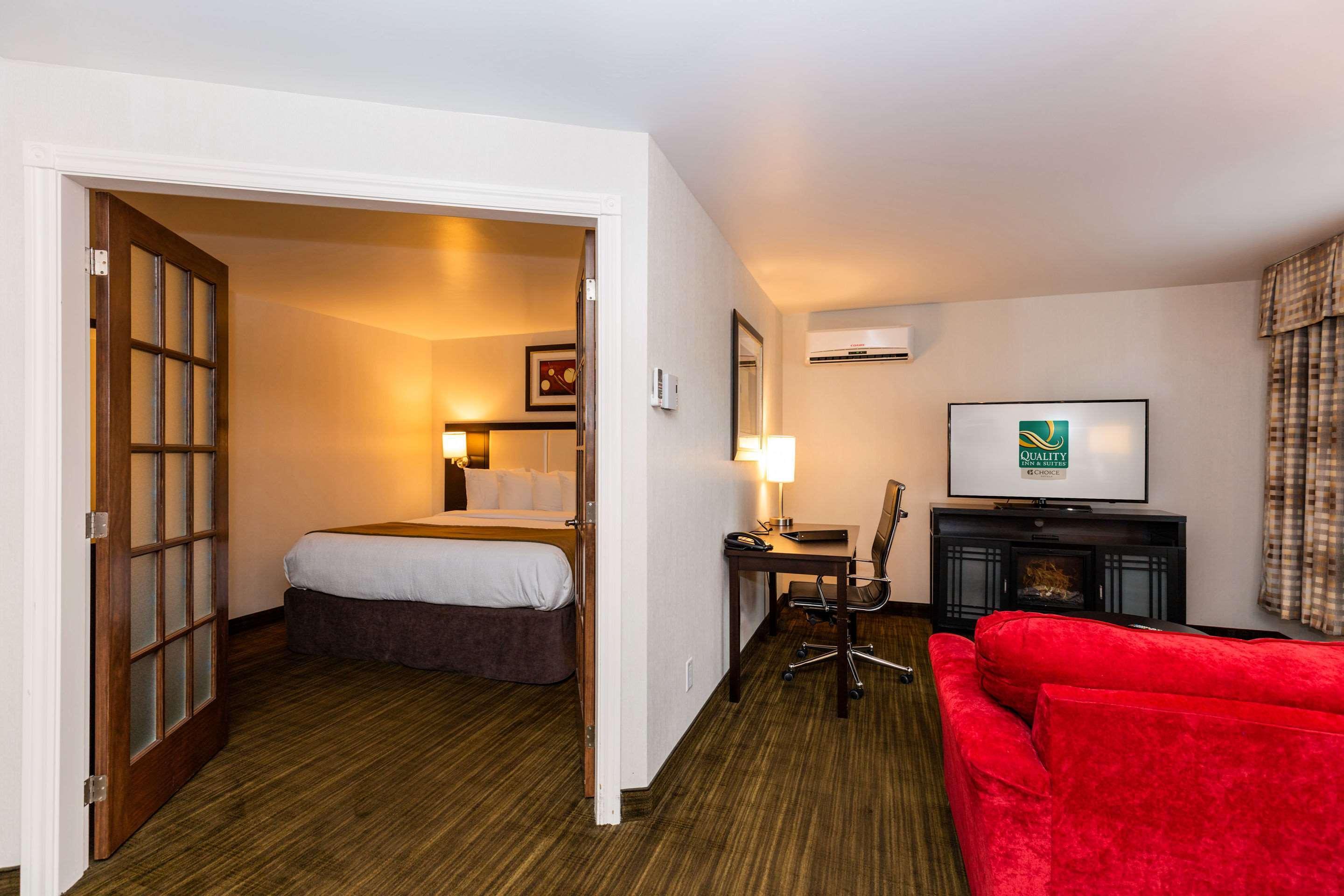 Quality Inn & Suites มาตาเน ภายนอก รูปภาพ