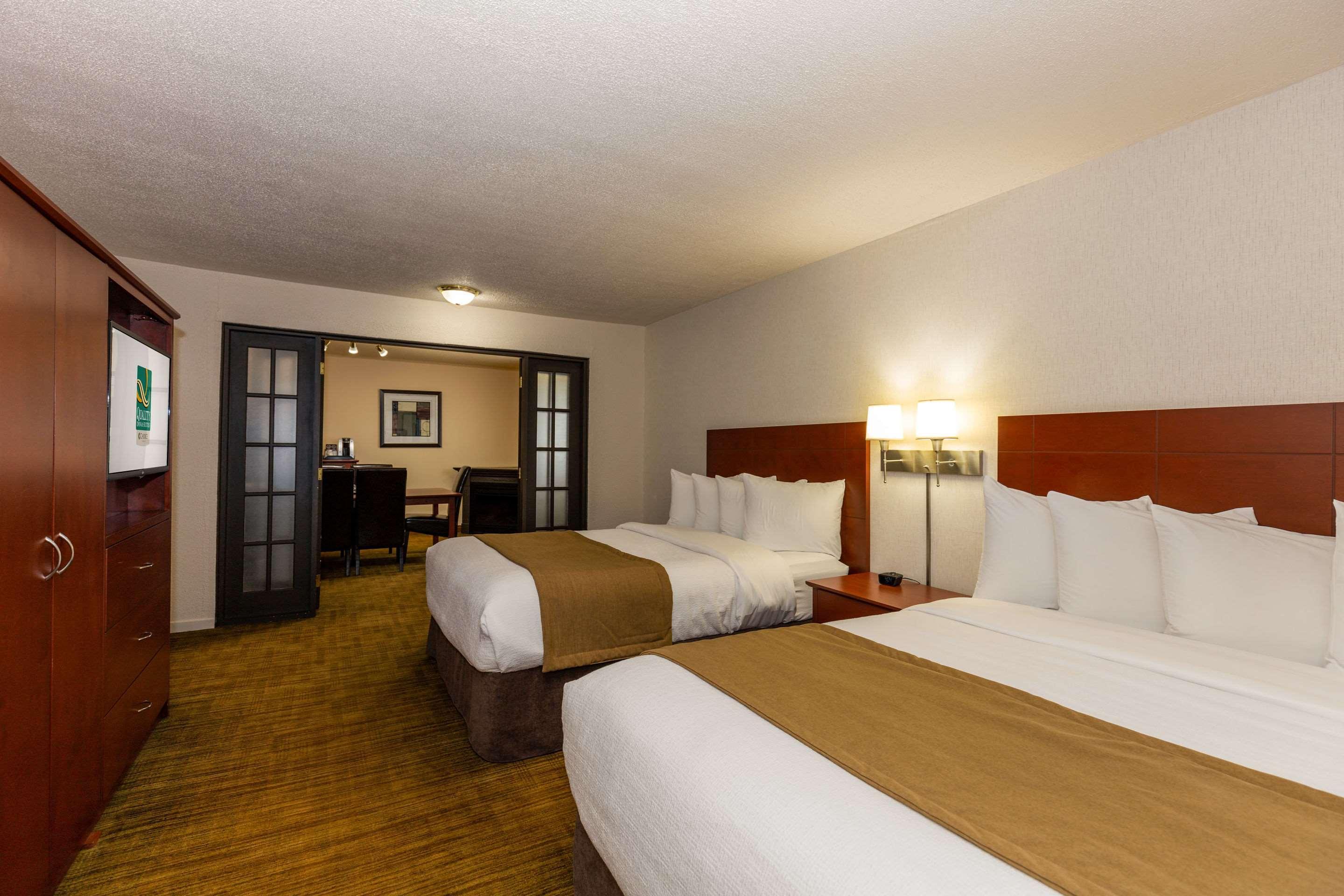 Quality Inn & Suites มาตาเน ภายนอก รูปภาพ