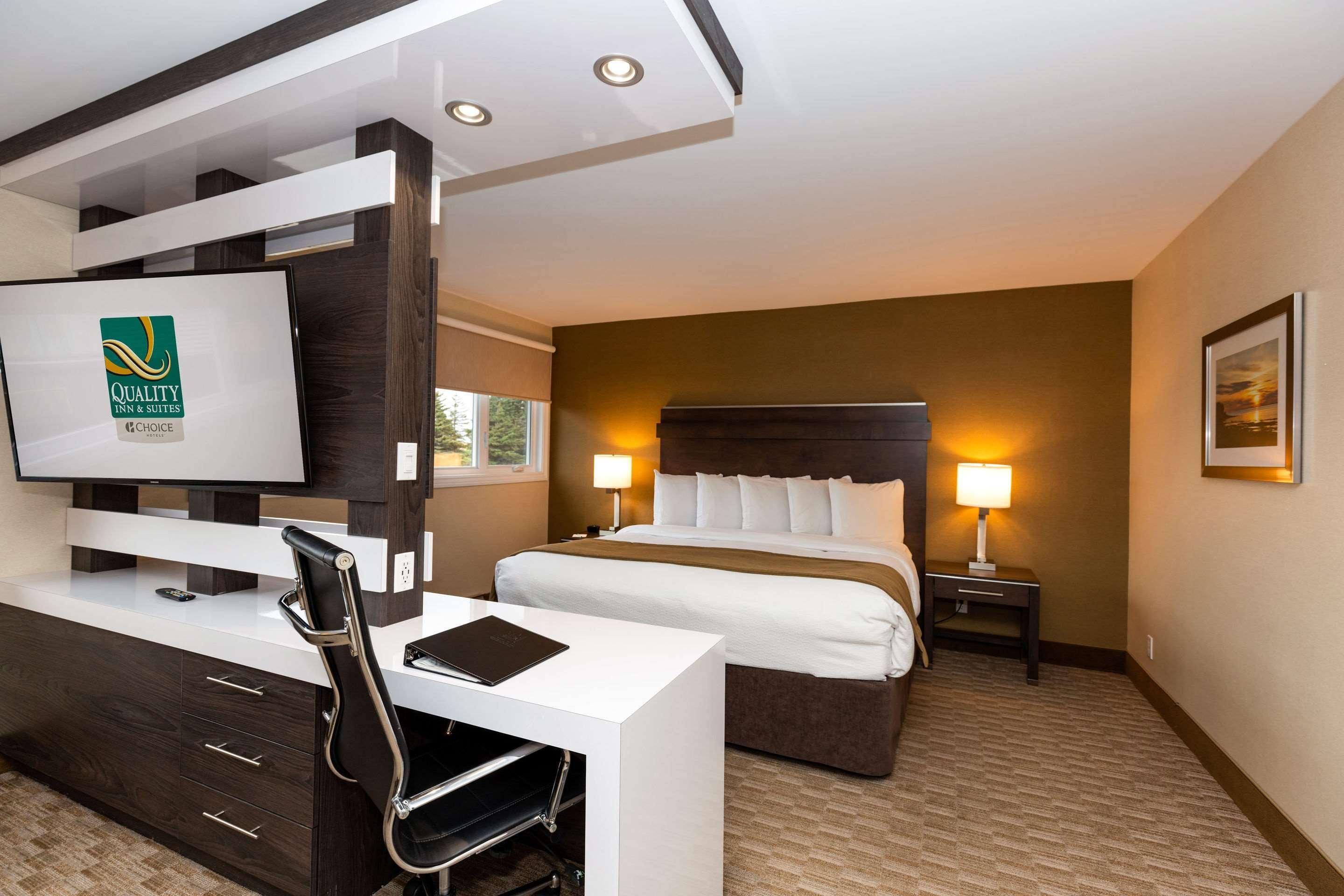 Quality Inn & Suites มาตาเน ภายนอก รูปภาพ