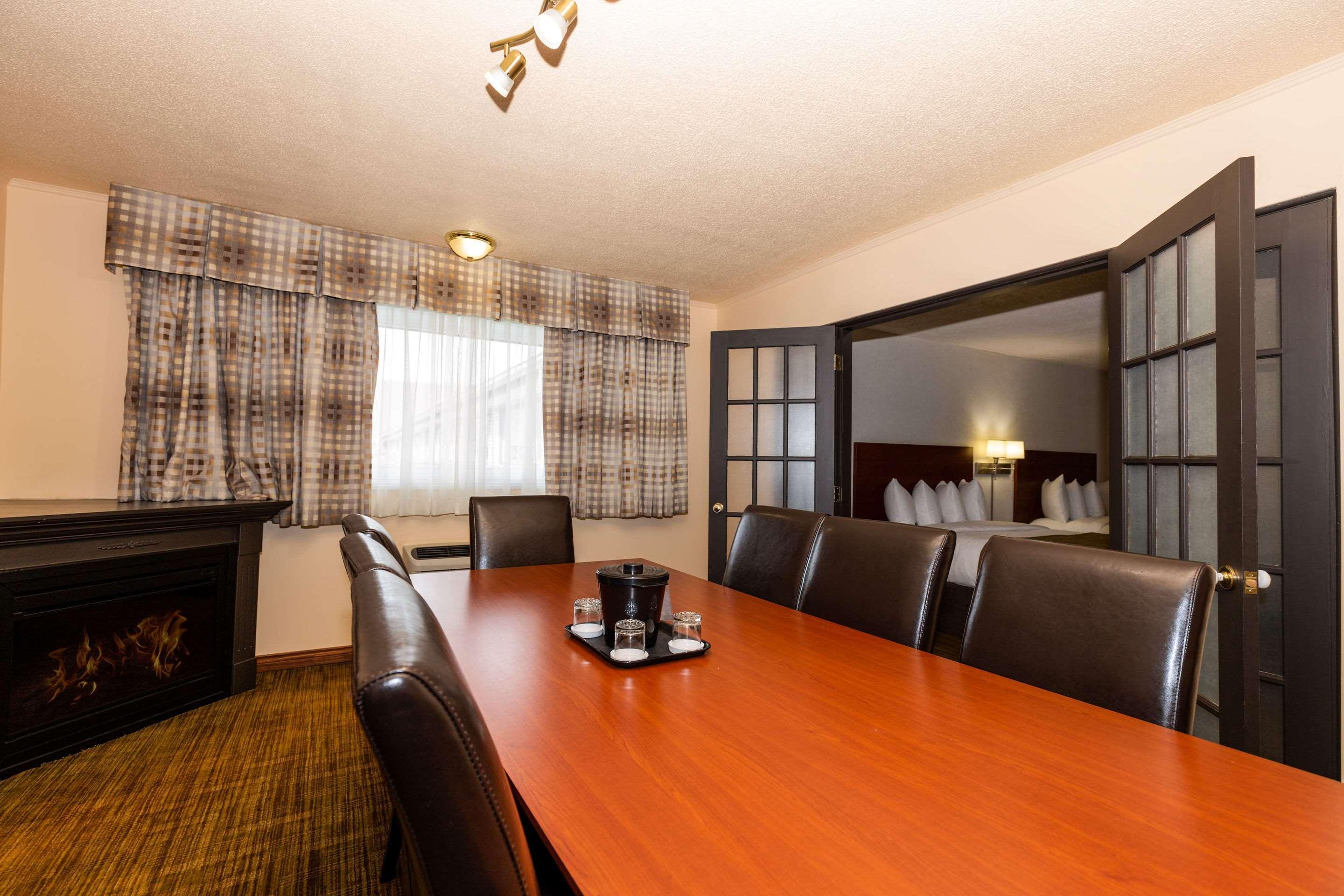 Quality Inn & Suites มาตาเน ภายนอก รูปภาพ