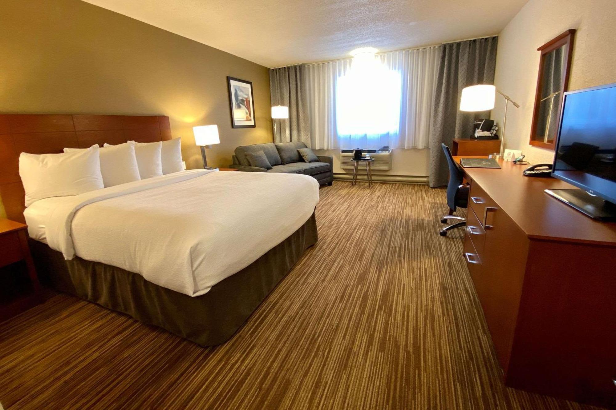 Quality Inn & Suites มาตาเน ภายนอก รูปภาพ